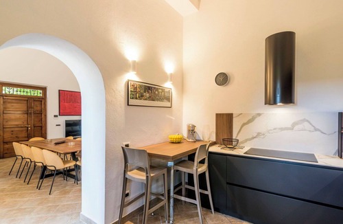 Viterbo Villa | Stunning private villa for 8 people with A/C, WIFI, hot tub, TV and balcony