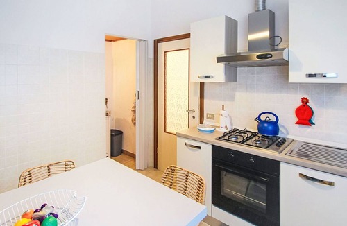 Cavagnano House | Stunning villa for 4 guests with WIFI, TV and patio