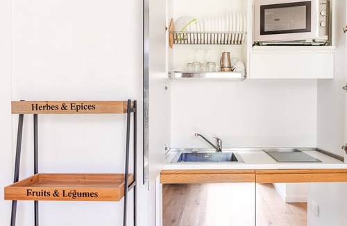 Vicenza House | Suite-Family-Ensuite with Shower-Garden view