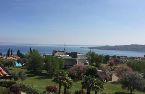Monte Apartment | Sunshine Luxury Apartment - spacious house - Lake View - Pool