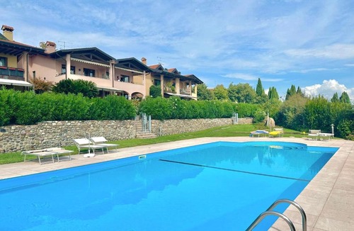 Monte Apartment | Sunshine Luxury Apartment - spacious house - Lake View - Pool
