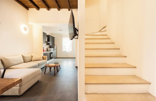 Carpenzago Apartment | Super suite apartment on Naviglio castel view