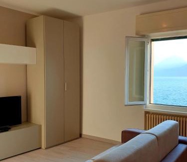 Assenza Apartment | Sweet Lake Escape