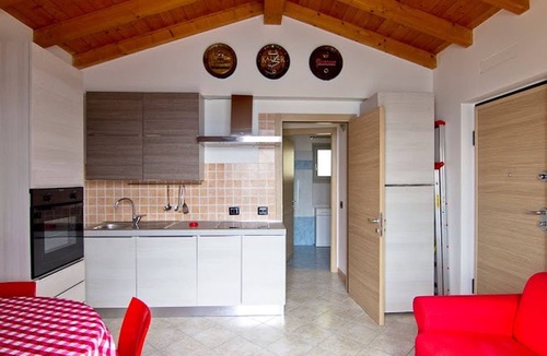 Parzanica Apartment | Terrazza a Lago - Zweizimmerwohnung mit Terrasse by Interhome