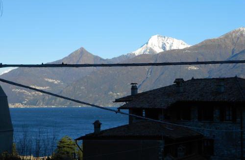 Menaggio House | The House on the Bridge- La Casa sul Ponte