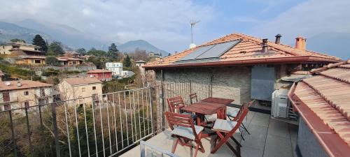Menaggio House | The House on the Bridge- La Casa sul Ponte