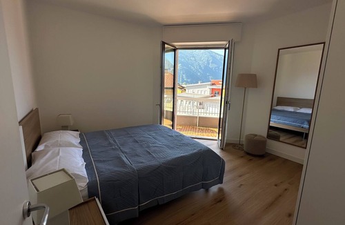 Ponte Caffaro Apartment | The ideal getaway for families, nestled between the lake and the mountains.