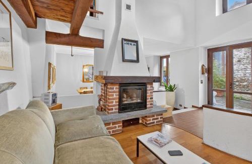 Cerro House | The Place to Be, Outdoor dining, Shared Garden, Parking & A/C - Happy Rentals