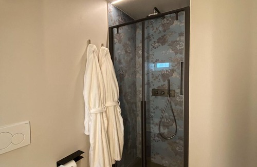 Belgirate Apartment | The Tower Belgirate - Luxury Rooms - Jasmine