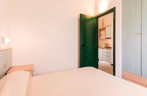 Iseo Apartment | The town of Iseo is located directly on the shores of the homonymous Lake Iseo, 30 km east of the hi