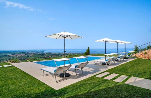 Cavaion Veronese Bed & Breakfast | THE VIEW Camere con colazione - Adults Only