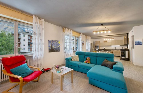 Verres Apartment | Three-Room Apartment in Verrès – Modern Comfort with Mountain Views