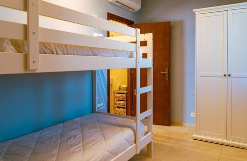 Le Piazze House | Tobacconist's flat on two floors consisting of 3 bedrooms and two bathrooms