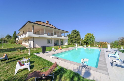 Tavullia Apartment | Tranquil Escape in Tavullia