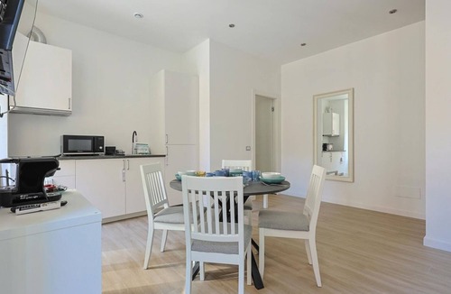 Tuscolano Apartment | Tuscolana Costantino's Apartment by Rentbeat