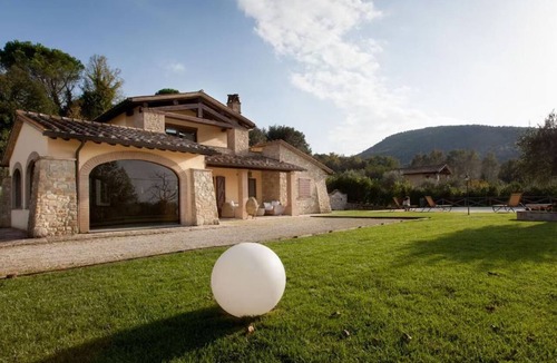 Collazzone House | Umbria Genius Loci Farmhouse
