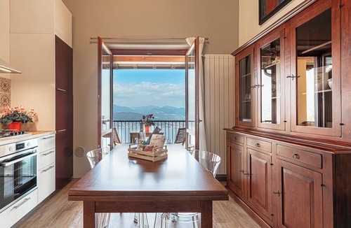 Levo Apartment | Unique View of Lake Maggiore - Panoramic Balcony & Private Parking