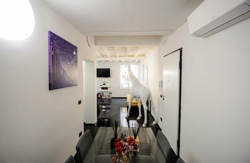 Old Town Apartment | URBAN JUNGLE TORTELLINOSUITE Modena