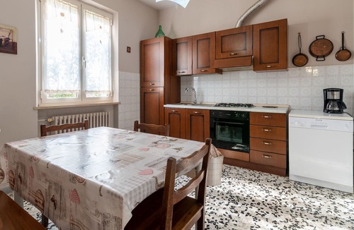 Pozzo House | Vacation Home "Casa Rose" with Privat Balcony, Private Pool & Wi-Fi