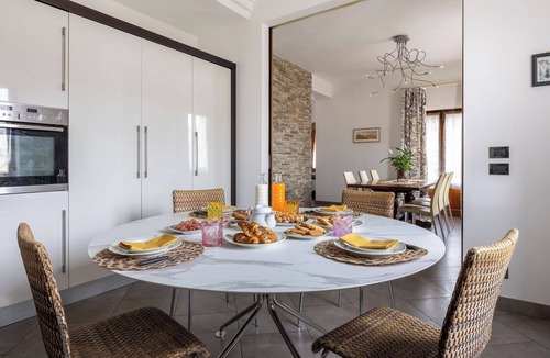 Castellina Scalo House | Vacation Home in Castellina Scalo with 4 bedrooms sleeps 8