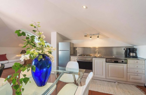 Bodengo Villa | Vacation Home "Villa Rita" with Lake View, Wi-Fi, Garden, Pool & Terrace