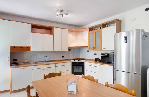 Corrubbio House | Valpolicella Family House with Private Terrace, Wi-Fi, and Air Conditioning