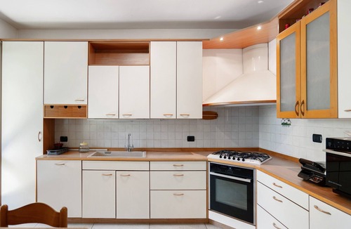 Corrubbio House | Valpolicella Family House with Private Terrace, Wi-Fi, and Air Conditioning