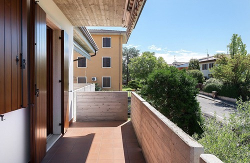 Corrubbio House | Valpolicella Family House with Private Terrace, Wi-Fi, and Air Conditioning