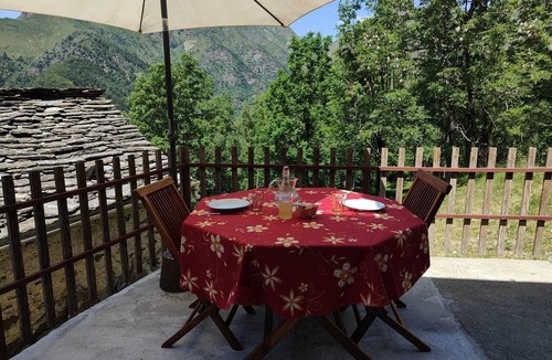 Rimella Cottage | Valsesia Escape: Perfect voor een bergavontuur of rustig werken op afstand.