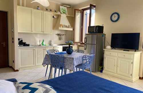 Sud-Est Apartment | Verona Blue Suite: Comfort & Parking Space Between Arena & Fairgrounds