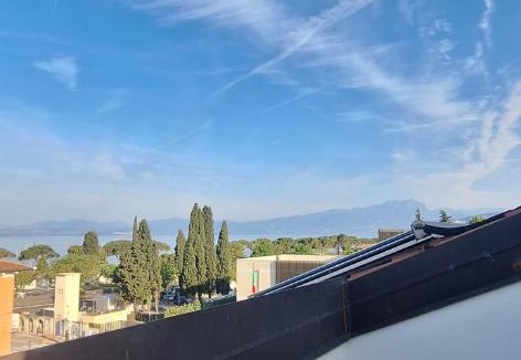 Lazise Old Town House | Vialeromadodici Rooms & Apartments