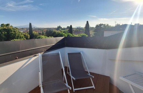 Lazise Old Town House | Vialeromadodici Rooms & Apartments