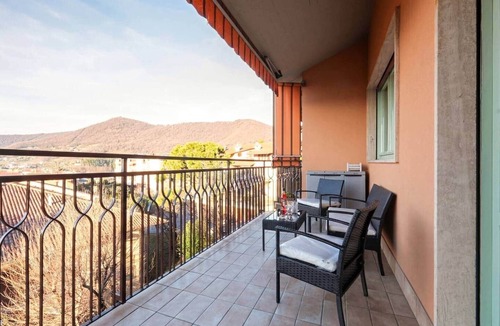 Alzano Lombardo Apartment | Viewpoint (Wi-fi, A/C & Free Box)