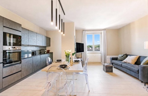 Salo Apartment | Viktor Salò | 100m from Lake & Center, Salò, Italy