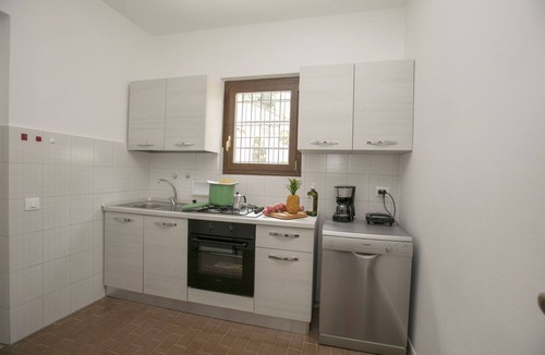 Salo Apartment | Villa Alberti Apt Bruna 900m from Garda lake w/shared garden, Salò, Italy