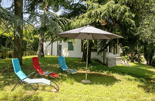 Salo Apartment | Villa Alberti Apt Emma 900m from Garda lake w/shared Garden, Salò, Italy