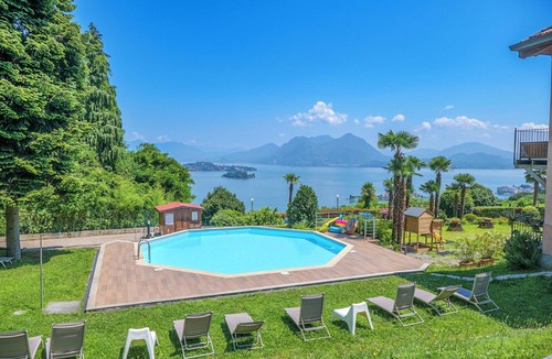 Carciano Apartment | Villa Anna, Borromean Islands, No. 04 by Lago Reisen