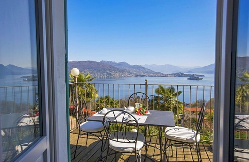 Carciano Apartment | Villa Anna, Borromean Islands, No. 06 by Lago Reisen