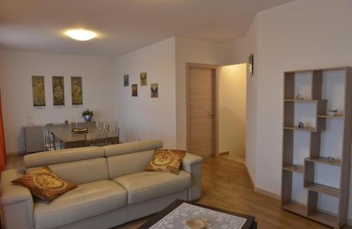 Solarolo Villa | Villa Artemia