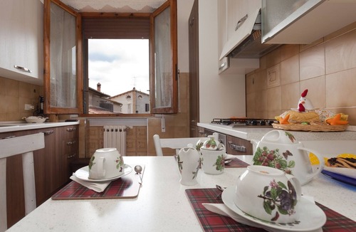 San Giovanni d'Asso Apartment | Villa "Casa Luisa" very welcoming apartment, pets are allowed
