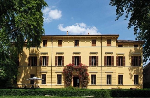 Sermide Villa | Villa Castellani with park and swimming pool a stone's throw from the Po River bank