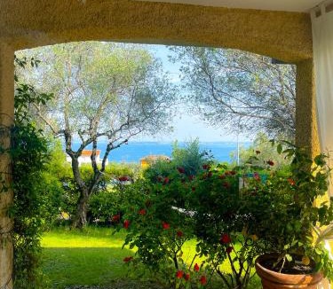 Moniga del Garda Villa | Villa con vista lago e piscina