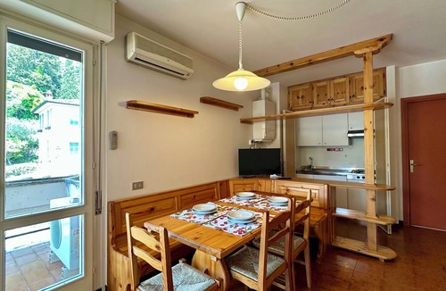 Gardone Riviera Apartment | Villa delle Rose Apartment 66 - Private Access to the Lake
