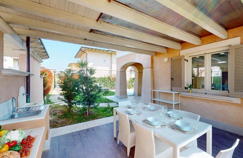 Solarolo Villa | Villa Dolcevita piscina privata by Bookinggardalake
