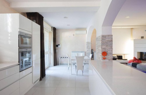 Ciampino Villa | Villa 'Ennio' with Private Pool, Wi-Fi and Air Conditioning
