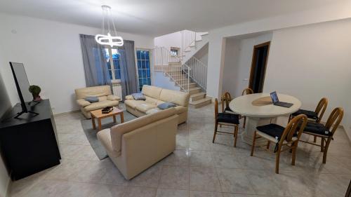 Fonte Nuova Villa | Villa Fabiani