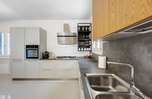 Gargagnago di Valpolicella Villa | Villa Fasoli with Private Park, Wi-Fi, and Air Conditioning