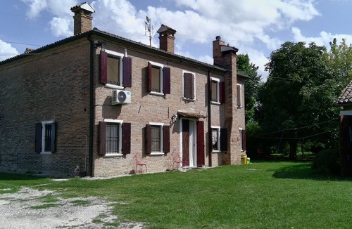 Ro House | Villa i Cipressi, Riva del Po, FE