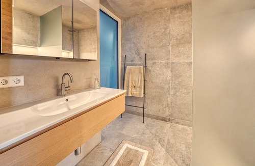 Gardola Villa | Villa in an olive grove with breathtaking lake views