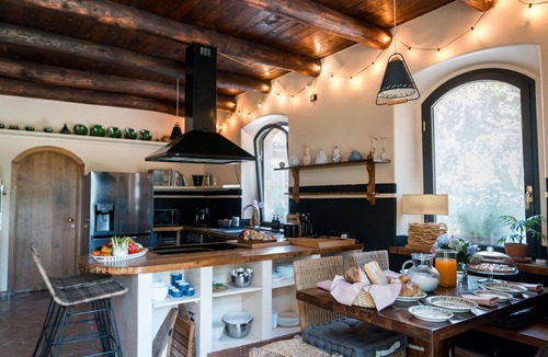 Bolsena Villa | Villa in Lake Bolsena with 5 bedrooms sleeps 18